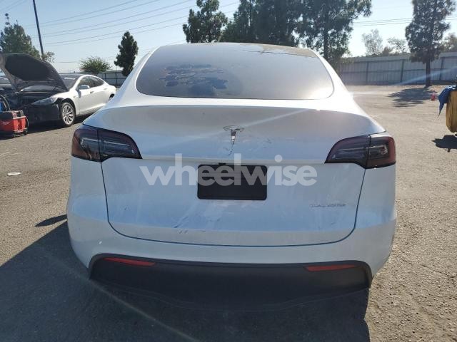 Photo 5 of 2024 TESLA MODEL Y (VIN 7SAYGDEE6RF083400)