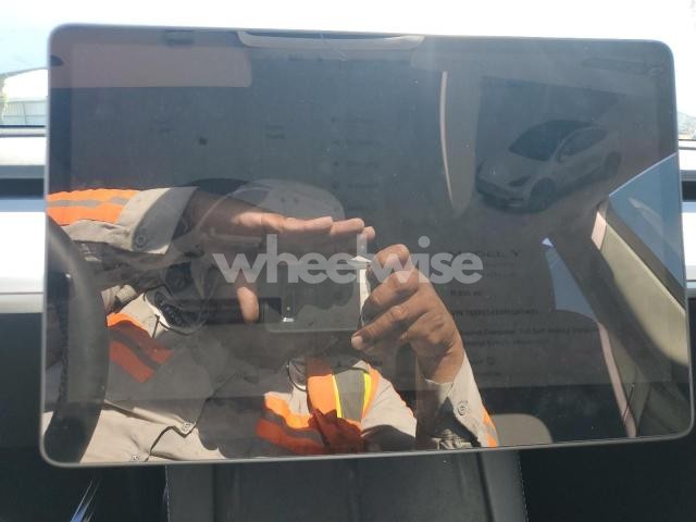 Photo 6 of 2024 TESLA MODEL Y (VIN 7SAYGDEE6RF083400)