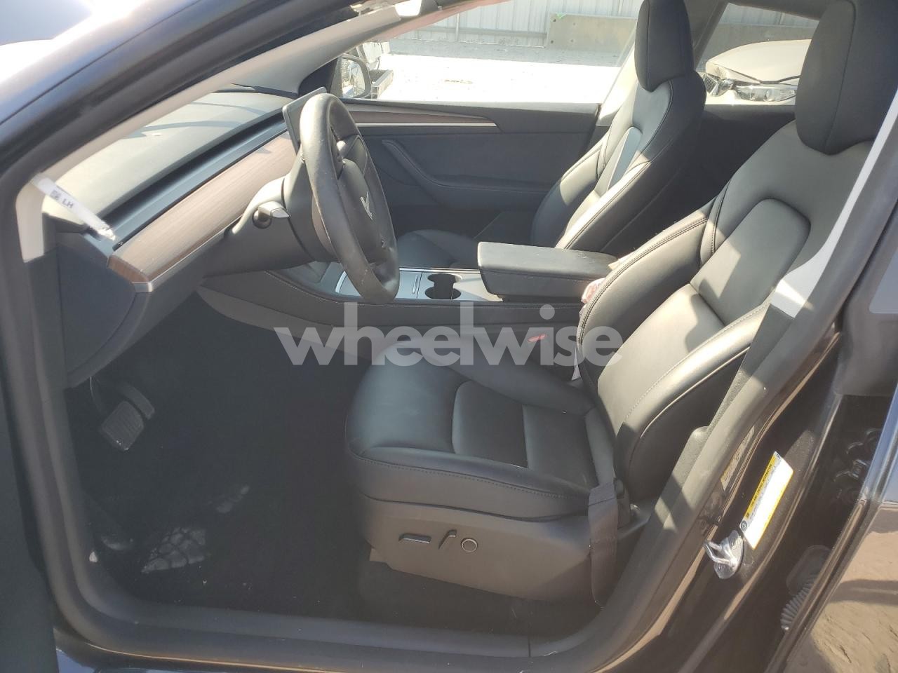 Photo 7 of 2025 TESLA MODEL Y (VIN 7SAYGDEE6SF223810)