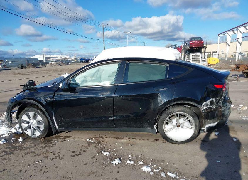Photo 14 of 2022 Tesla Model Y LONG RANGE DUAL MOTOR ALL-WHEEL DRIVE (VIN 7SAYGDEE7NA005148)