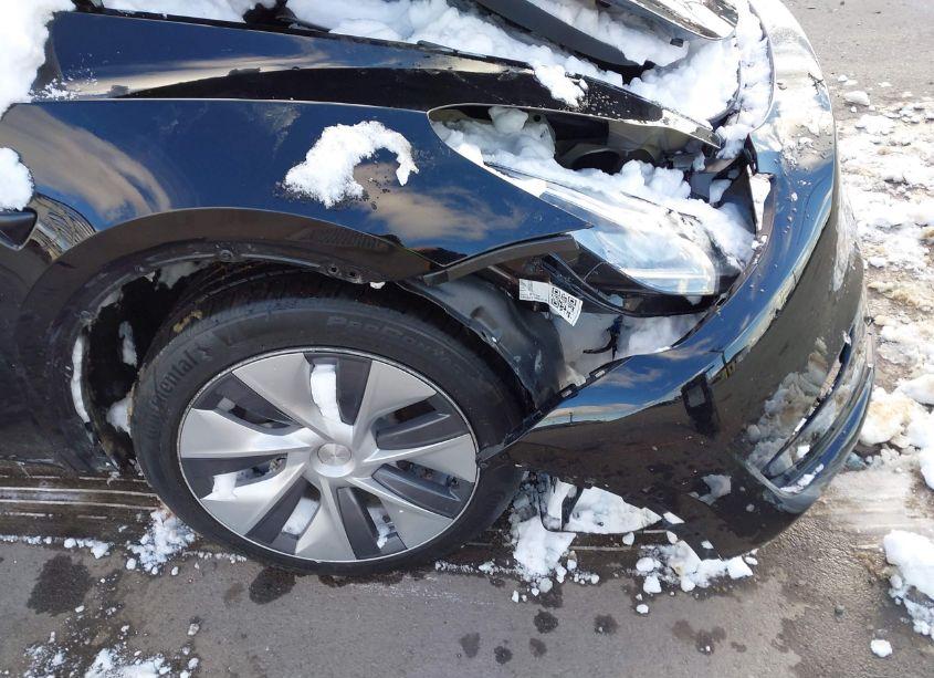 Photo 6 of 2022 Tesla Model Y LONG RANGE DUAL MOTOR ALL-WHEEL DRIVE (VIN 7SAYGDEE7NA005148)