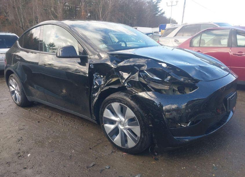 2022 Tesla Model Y LONG RANGE DUAL MOTOR ALL-WHEEL DRIVE (VIN 7SAYGDEE7NA008549) main photo