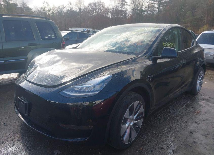 Photo 2 of 2022 Tesla Model Y LONG RANGE DUAL MOTOR ALL-WHEEL DRIVE (VIN 7SAYGDEE7NA008549)