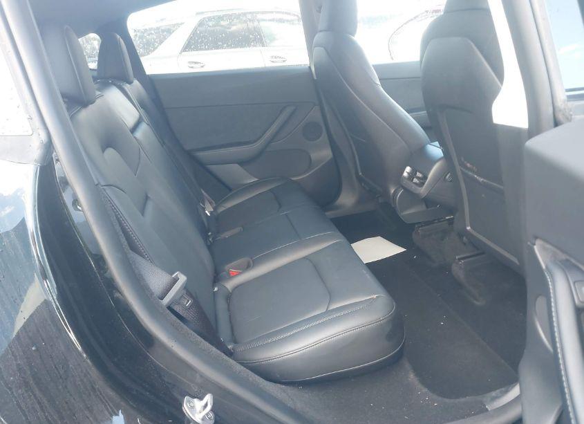 Photo 8 of 2022 Tesla Model Y LONG RANGE DUAL MOTOR ALL-WHEEL DRIVE (VIN 7SAYGDEE7NA008549)