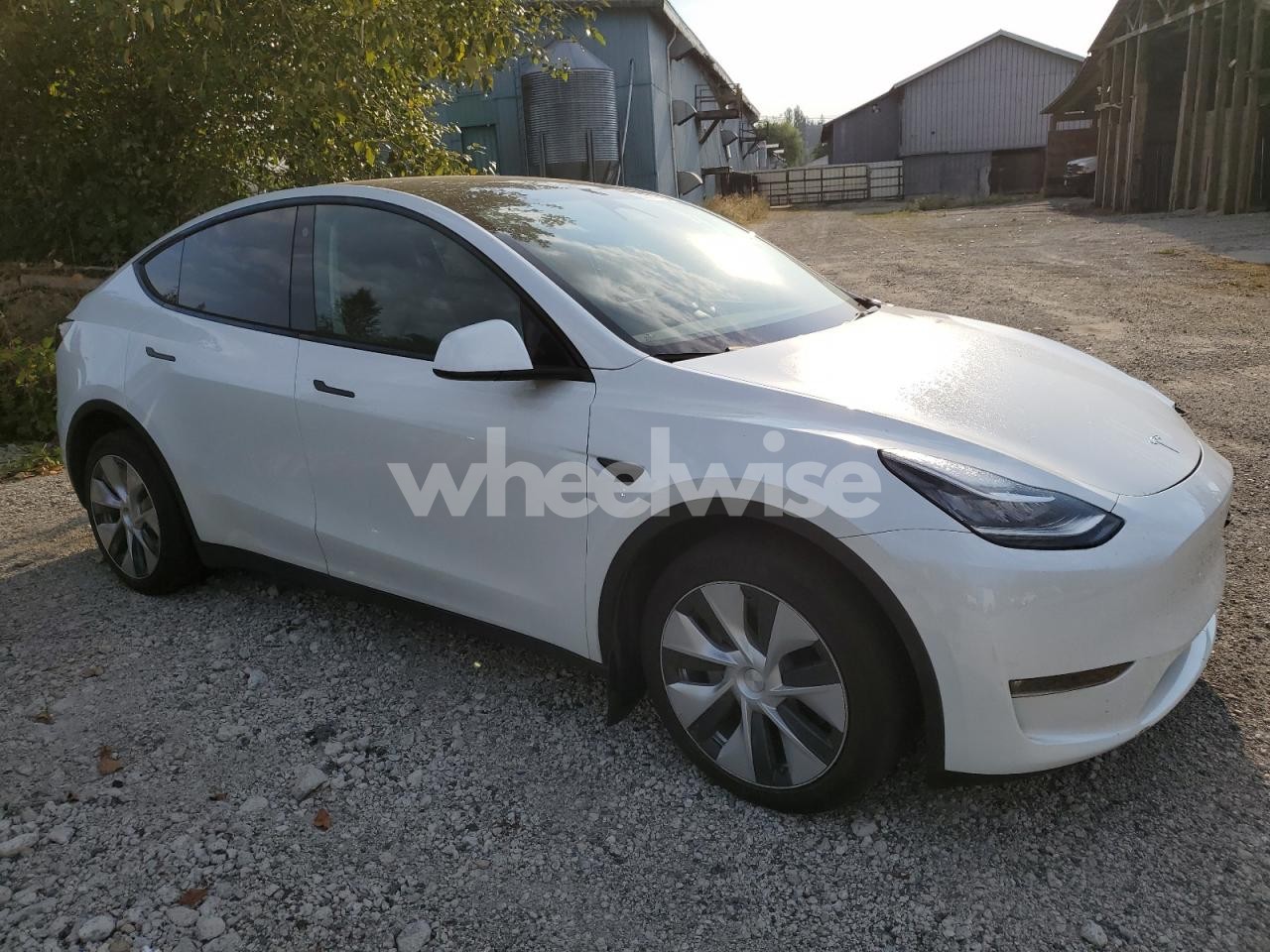 Photo 4 of 2023 TESLA MODEL Y (VIN 7SAYGDEE7NF436897)