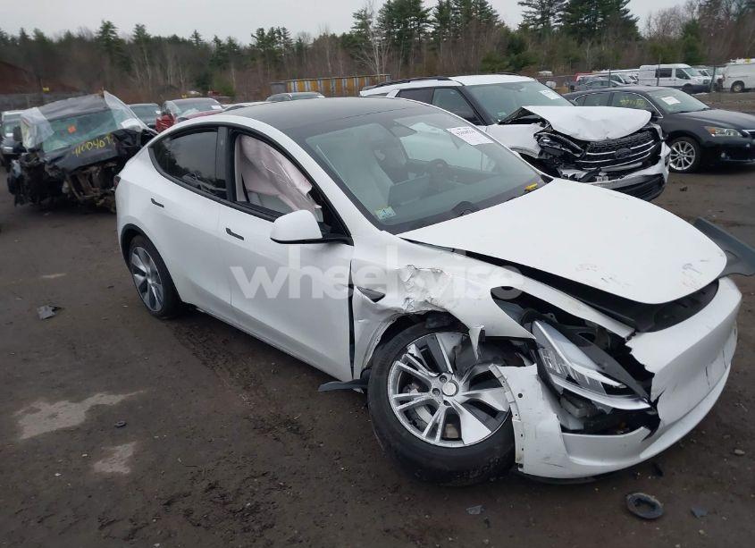 2022 Tesla Model Y LONG RANGE DUAL MOTOR ALL-WHEEL DRIVE (VIN 7SAYGDEE7NF447334) main photo