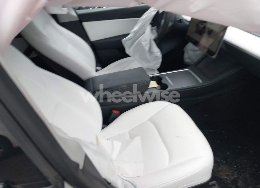 Photo 5 of 2022 Tesla Model Y LONG RANGE DUAL MOTOR ALL-WHEEL DRIVE (VIN 7SAYGDEE7NF447334)