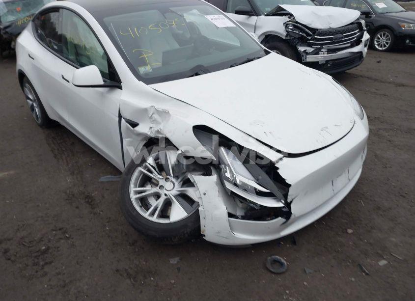 Photo 6 of 2022 Tesla Model Y LONG RANGE DUAL MOTOR ALL-WHEEL DRIVE (VIN 7SAYGDEE7NF447334)