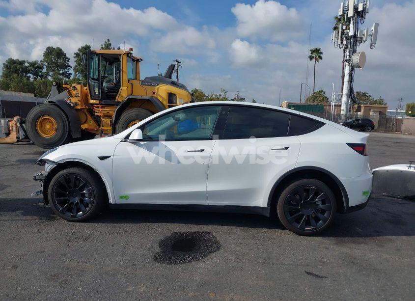 Photo 14 of 2022 Tesla Model Y LONG RANGE DUAL MOTOR ALL-WHEEL DRIVE (VIN 7SAYGDEE7NF557980)