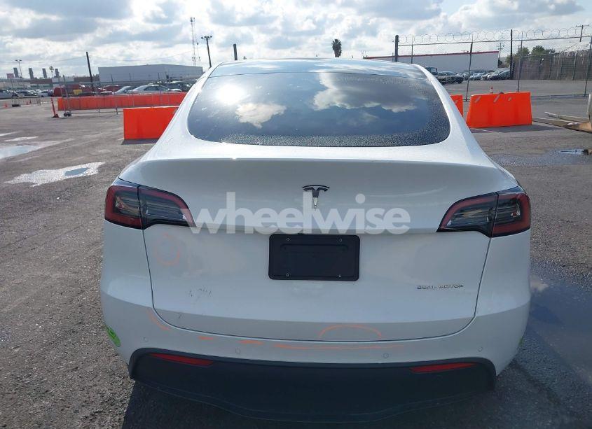 Photo 16 of 2022 Tesla Model Y LONG RANGE DUAL MOTOR ALL-WHEEL DRIVE (VIN 7SAYGDEE7NF557980)