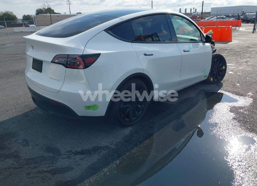 Photo 4 of 2022 Tesla Model Y LONG RANGE DUAL MOTOR ALL-WHEEL DRIVE (VIN 7SAYGDEE7NF557980)