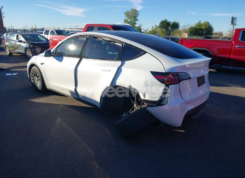 Photo 3 of 2023 Tesla Model Y AWD/LONG RANGE DUAL MOTOR ALL-WHEEL DRIVE (VIN 7SAYGDEE7PA042008)
