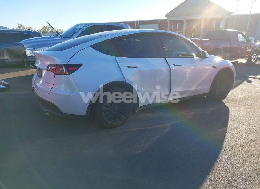 Photo 4 of 2023 Tesla Model Y AWD/LONG RANGE DUAL MOTOR ALL-WHEEL DRIVE (VIN 7SAYGDEE7PA042008)