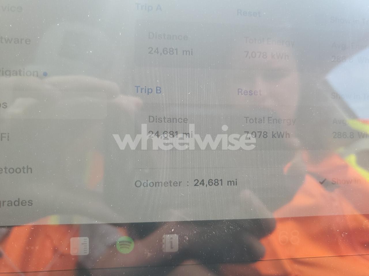 Photo 9 of 2023 TESLA MODEL Y (VIN 7SAYGDEE7PA061402)