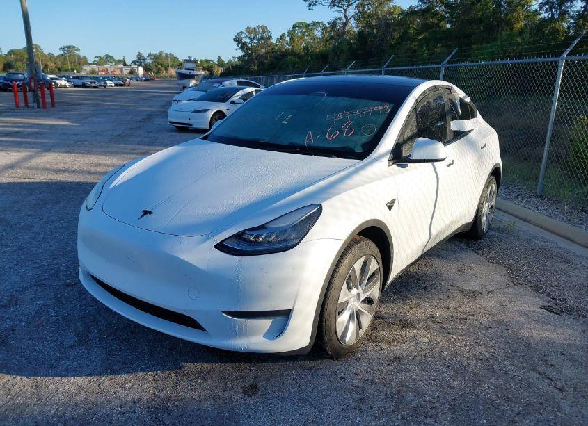Photo 2 of 2023 Tesla Model Y AWD/LONG RANGE DUAL MOTOR ALL-WHEEL DRIVE (VIN 7SAYGDEE7PA069418)