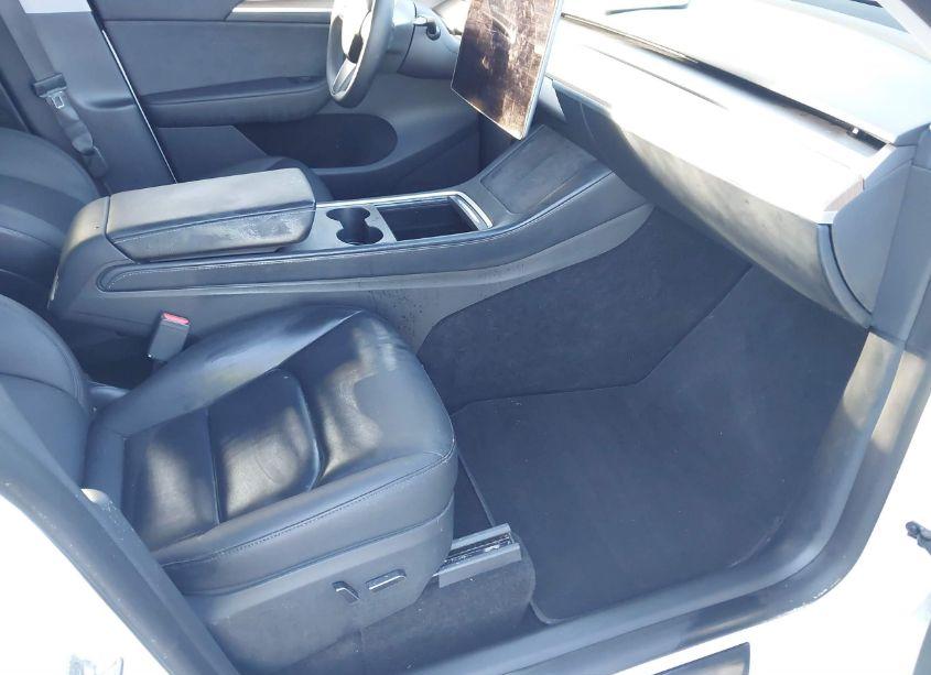 Photo 5 of 2023 Tesla Model Y AWD/LONG RANGE DUAL MOTOR ALL-WHEEL DRIVE (VIN 7SAYGDEE7PA069418)