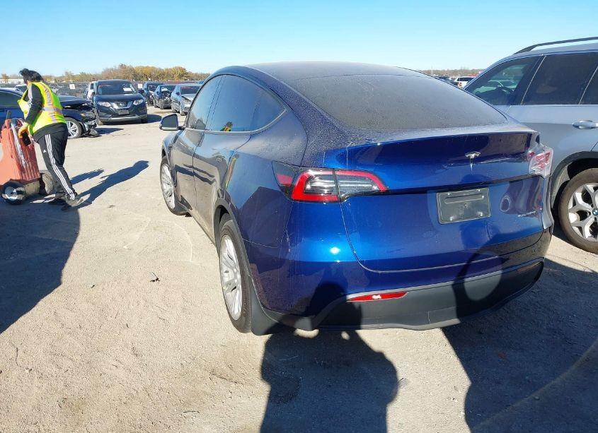Photo 3 of 2023 Tesla Model Y AWD/LONG RANGE DUAL MOTOR ALL-WHEEL DRIVE (VIN 7SAYGDEE7PA077972)