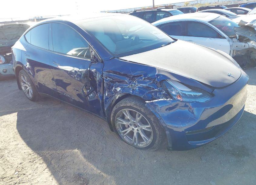 Photo 6 of 2023 Tesla Model Y AWD/LONG RANGE DUAL MOTOR ALL-WHEEL DRIVE (VIN 7SAYGDEE7PA077972)