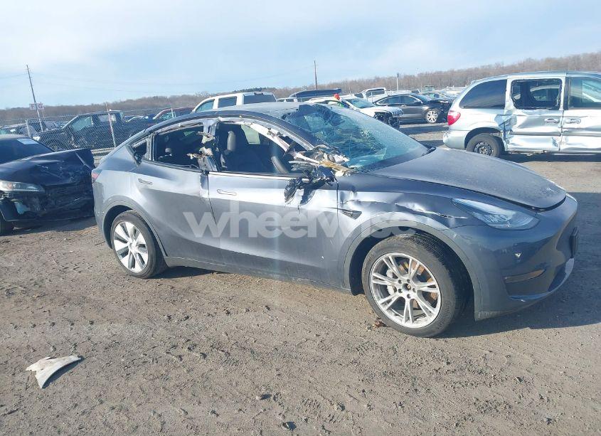 Photo 13 of 2023 Tesla Model Y AWD/LONG RANGE DUAL MOTOR ALL-WHEEL DRIVE (VIN 7SAYGDEE7PA109299)