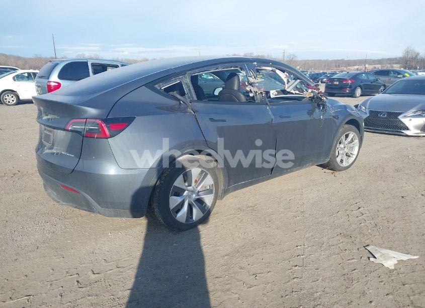 Photo 4 of 2023 Tesla Model Y AWD/LONG RANGE DUAL MOTOR ALL-WHEEL DRIVE (VIN 7SAYGDEE7PA109299)