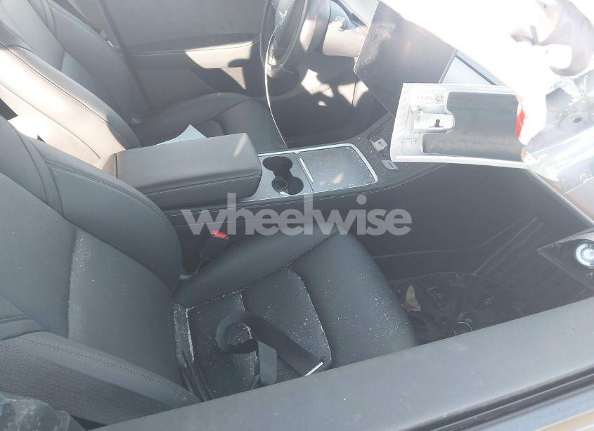 Photo 5 of 2023 Tesla Model Y AWD/LONG RANGE DUAL MOTOR ALL-WHEEL DRIVE (VIN 7SAYGDEE7PA109299)