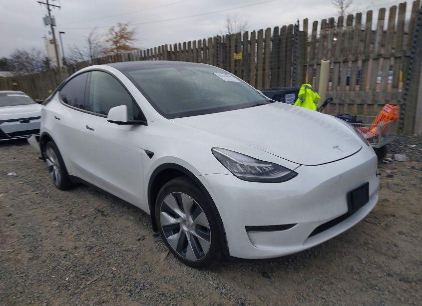 2023 Tesla Model Y AWD/LONG RANGE DUAL MOTOR ALL-WHEEL DRIVE (VIN 7SAYGDEE7PA121615) main photo