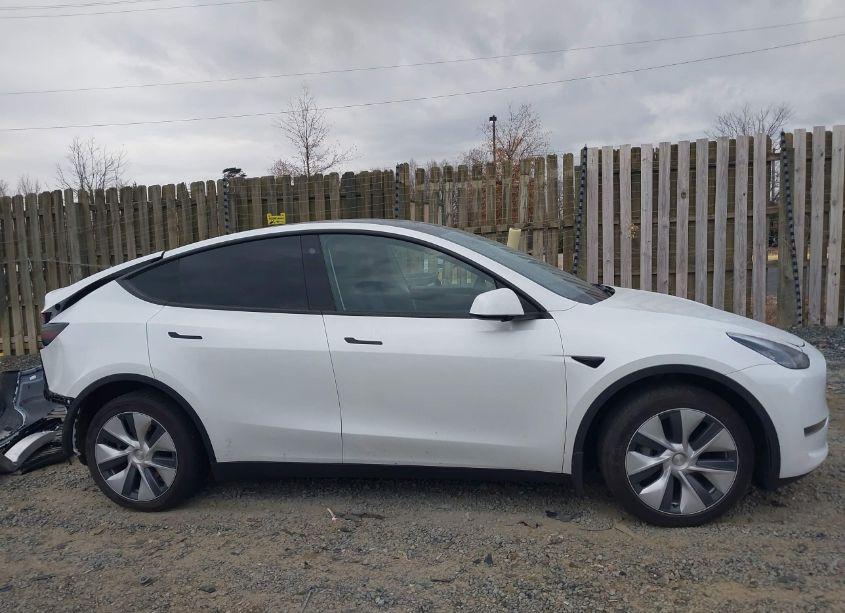 Photo 13 of 2023 Tesla Model Y AWD/LONG RANGE DUAL MOTOR ALL-WHEEL DRIVE (VIN 7SAYGDEE7PA121615)