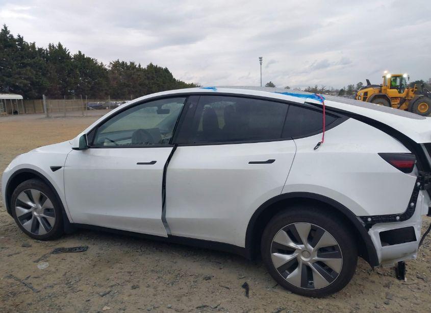 Photo 14 of 2023 Tesla Model Y AWD/LONG RANGE DUAL MOTOR ALL-WHEEL DRIVE (VIN 7SAYGDEE7PA121615)