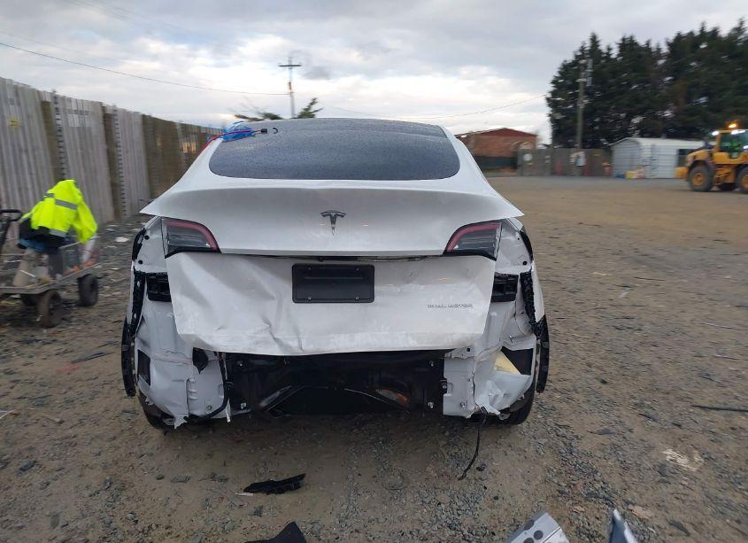 Photo 16 of 2023 Tesla Model Y AWD/LONG RANGE DUAL MOTOR ALL-WHEEL DRIVE (VIN 7SAYGDEE7PA121615)