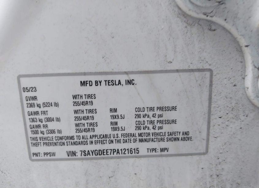 Photo 9 of 2023 Tesla Model Y AWD/LONG RANGE DUAL MOTOR ALL-WHEEL DRIVE (VIN 7SAYGDEE7PA121615)