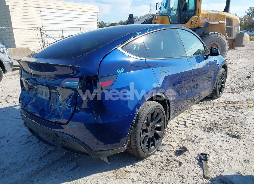 Photo 4 of 2023 Tesla Model Y AWD/LONG RANGE DUAL MOTOR ALL-WHEEL DRIVE (VIN 7SAYGDEE7PA143890)