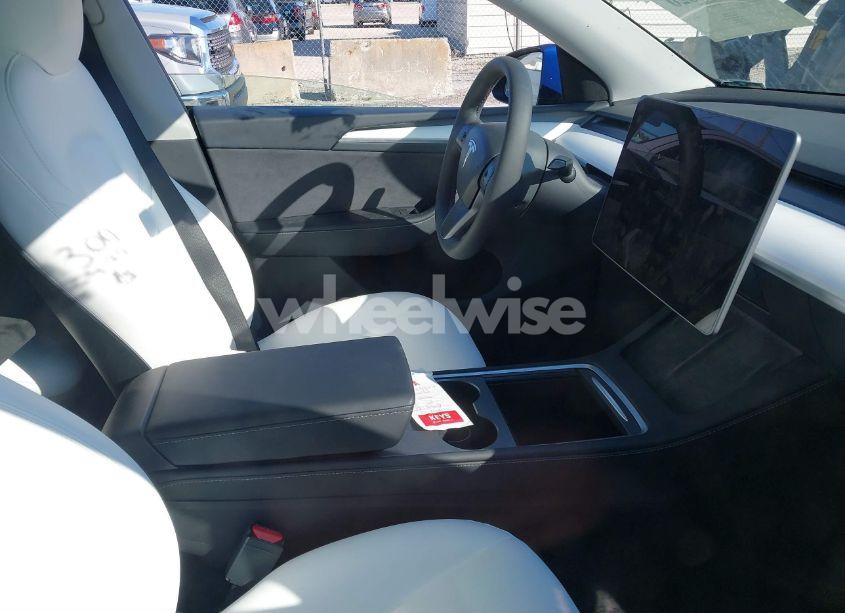 Photo 5 of 2023 Tesla Model Y AWD/LONG RANGE DUAL MOTOR ALL-WHEEL DRIVE (VIN 7SAYGDEE7PA143890)