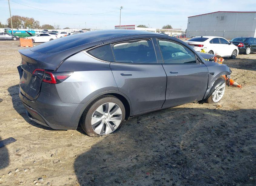Photo 4 of 2023 Tesla Model Y AWD/LONG RANGE DUAL MOTOR ALL-WHEEL DRIVE (VIN 7SAYGDEE7PA156106)