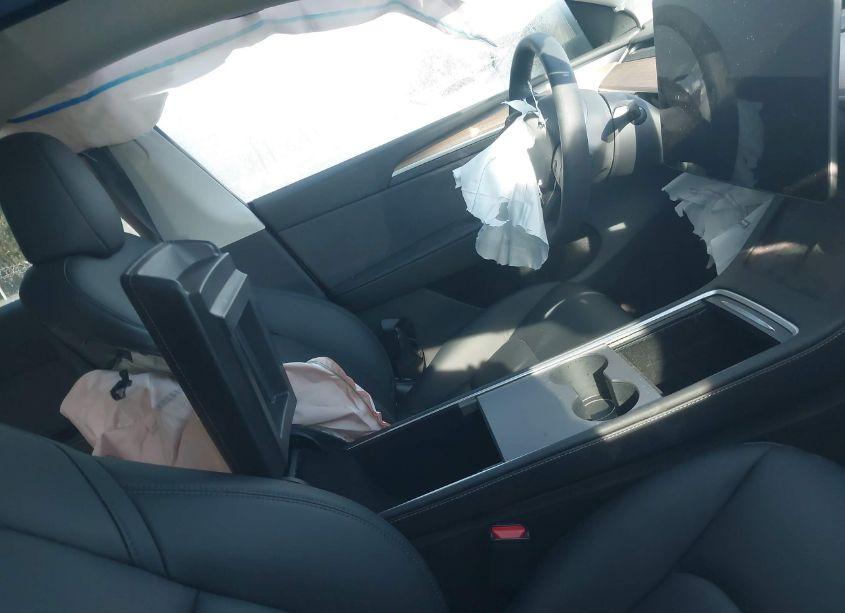 Photo 5 of 2023 Tesla Model Y AWD/LONG RANGE DUAL MOTOR ALL-WHEEL DRIVE (VIN 7SAYGDEE7PA156106)