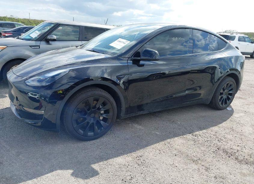 Photo 2 of 2023 Tesla Model Y AWD/LONG RANGE DUAL MOTOR ALL-WHEEL DRIVE (VIN 7SAYGDEE7PA187436)