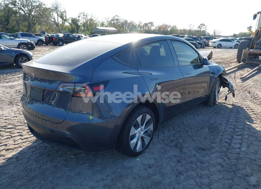 Photo 4 of 2023 Tesla Model Y AWD/LONG RANGE DUAL MOTOR ALL-WHEEL DRIVE (VIN 7SAYGDEE7PA196783)