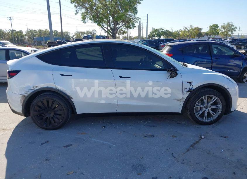 Photo 13 of 2023 Tesla Model Y AWD/LONG RANGE DUAL MOTOR ALL-WHEEL DRIVE (VIN 7SAYGDEE7PA199845)