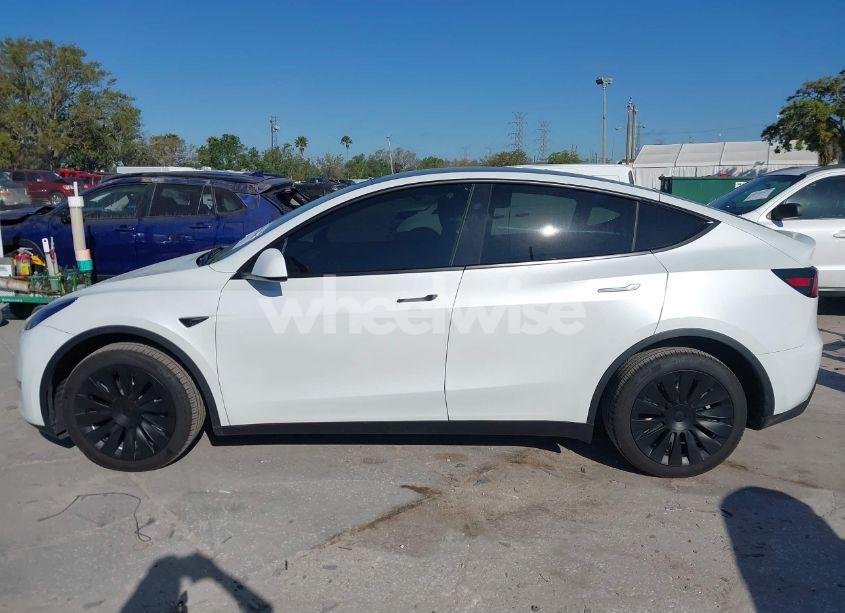 Photo 14 of 2023 Tesla Model Y AWD/LONG RANGE DUAL MOTOR ALL-WHEEL DRIVE (VIN 7SAYGDEE7PA199845)