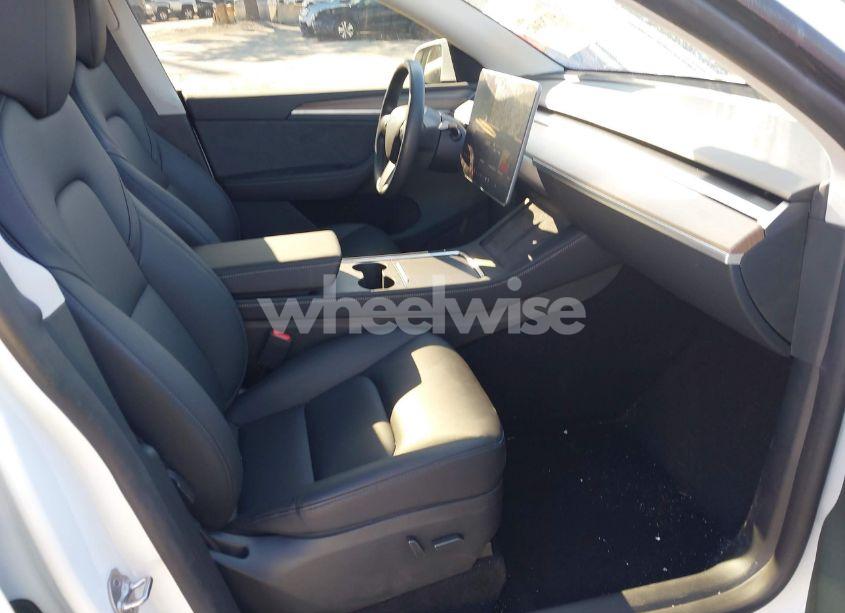Photo 5 of 2023 Tesla Model Y AWD/LONG RANGE DUAL MOTOR ALL-WHEEL DRIVE (VIN 7SAYGDEE7PA199845)