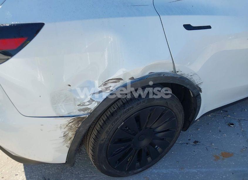 Photo 6 of 2023 Tesla Model Y AWD/LONG RANGE DUAL MOTOR ALL-WHEEL DRIVE (VIN 7SAYGDEE7PA199845)