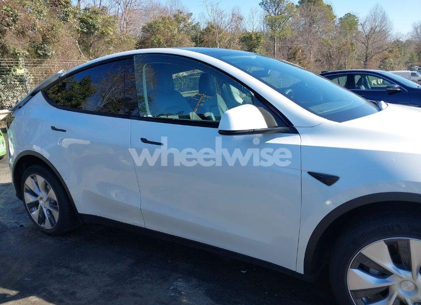 Photo 13 of 2023 Tesla Model Y AWD/LONG RANGE DUAL MOTOR ALL-WHEEL DRIVE (VIN 7SAYGDEE7PF597818)