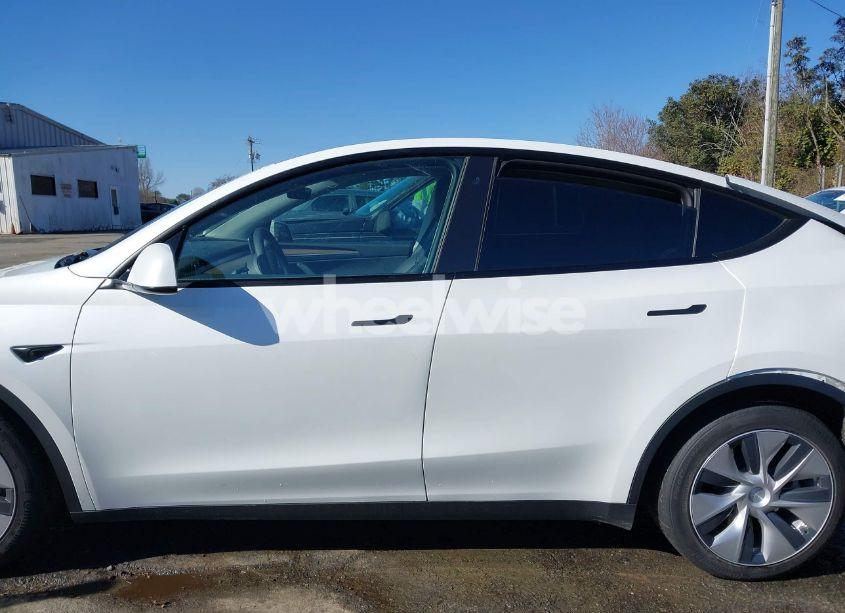 Photo 14 of 2023 Tesla Model Y AWD/LONG RANGE DUAL MOTOR ALL-WHEEL DRIVE (VIN 7SAYGDEE7PF597818)
