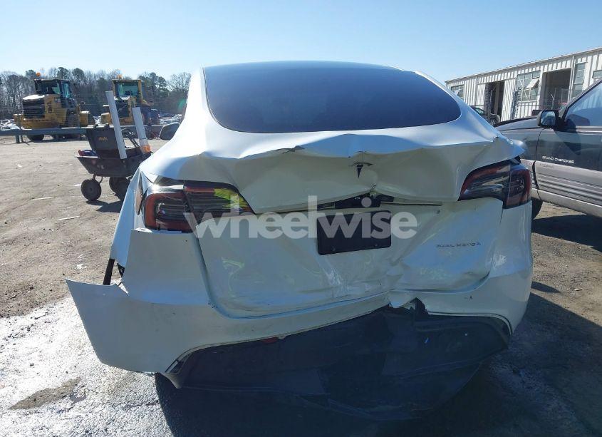 Photo 16 of 2023 Tesla Model Y AWD/LONG RANGE DUAL MOTOR ALL-WHEEL DRIVE (VIN 7SAYGDEE7PF597818)