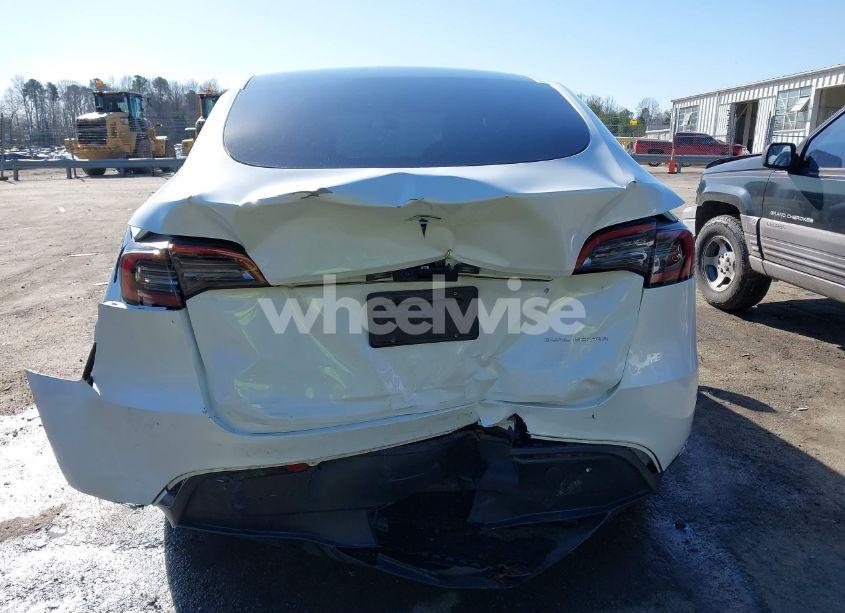 Photo 6 of 2023 Tesla Model Y AWD/LONG RANGE DUAL MOTOR ALL-WHEEL DRIVE (VIN 7SAYGDEE7PF597818)