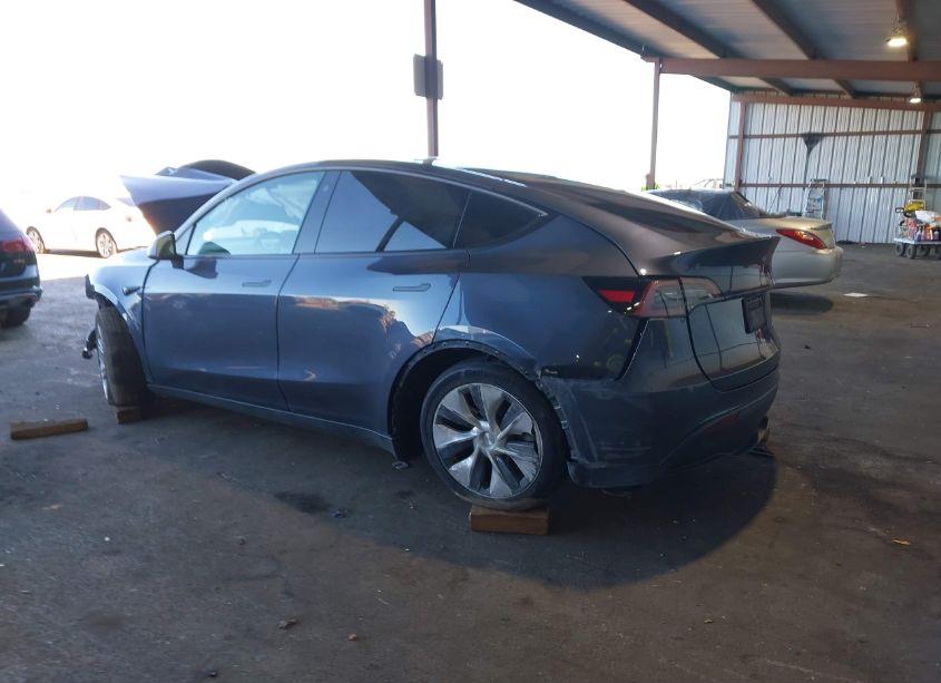 Photo 3 of 2023 Tesla Model Y AWD/LONG RANGE DUAL MOTOR ALL-WHEEL DRIVE (VIN 7SAYGDEE7PF628341)