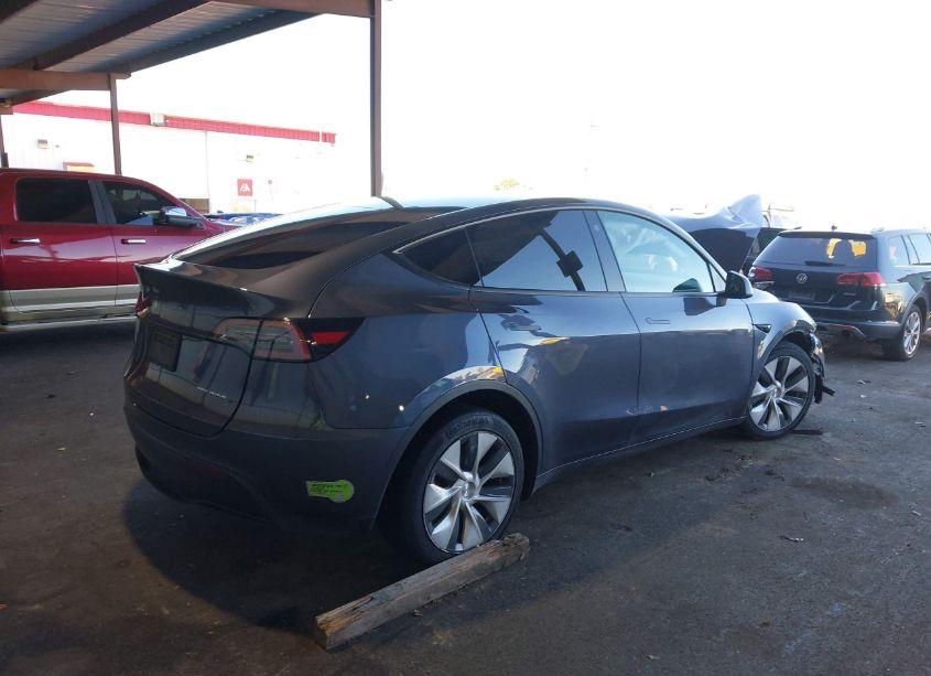 Photo 4 of 2023 Tesla Model Y AWD/LONG RANGE DUAL MOTOR ALL-WHEEL DRIVE (VIN 7SAYGDEE7PF628341)
