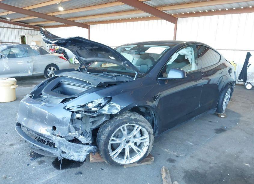 Photo 6 of 2023 Tesla Model Y AWD/LONG RANGE DUAL MOTOR ALL-WHEEL DRIVE (VIN 7SAYGDEE7PF628341)