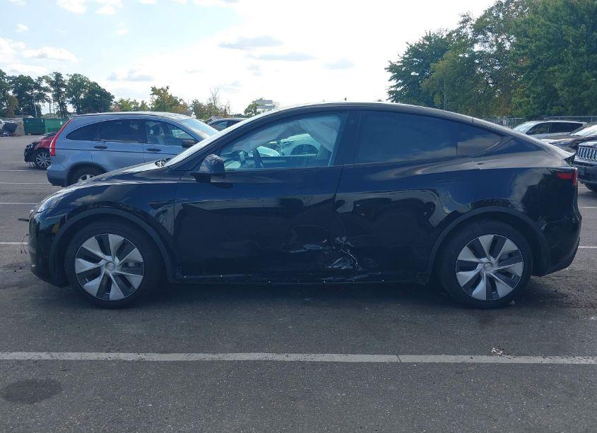 Photo 13 of 2023 Tesla Model Y AWD/LONG RANGE DUAL MOTOR ALL-WHEEL DRIVE (VIN 7SAYGDEE7PF682531)