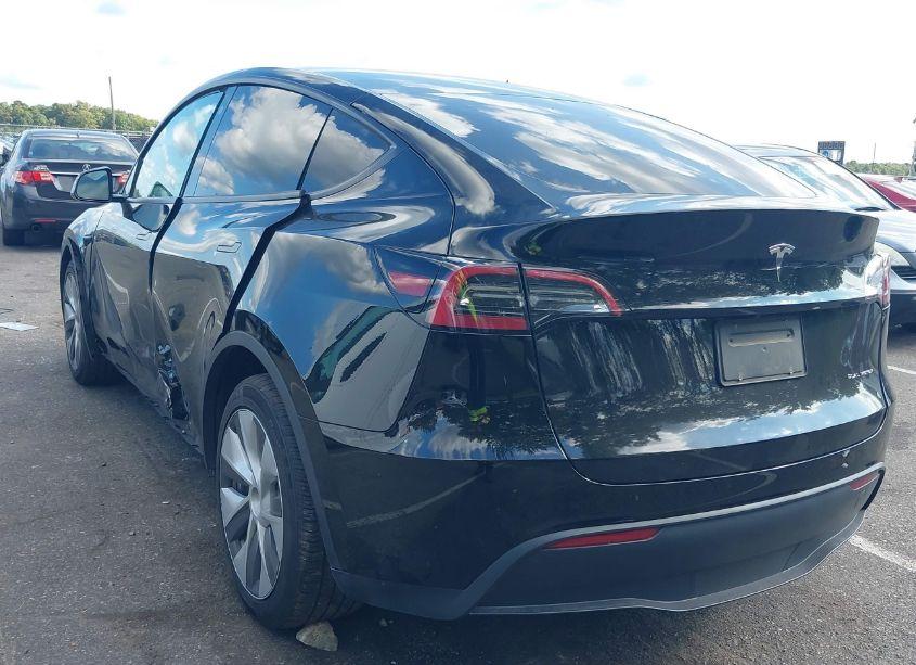 Photo 3 of 2023 Tesla Model Y AWD/LONG RANGE DUAL MOTOR ALL-WHEEL DRIVE (VIN 7SAYGDEE7PF682531)