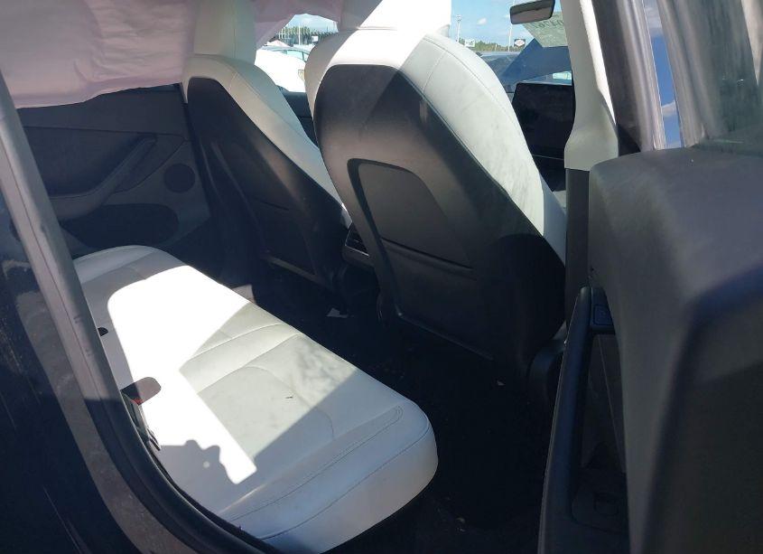 Photo 8 of 2023 Tesla Model Y AWD/LONG RANGE DUAL MOTOR ALL-WHEEL DRIVE (VIN 7SAYGDEE7PF682531)